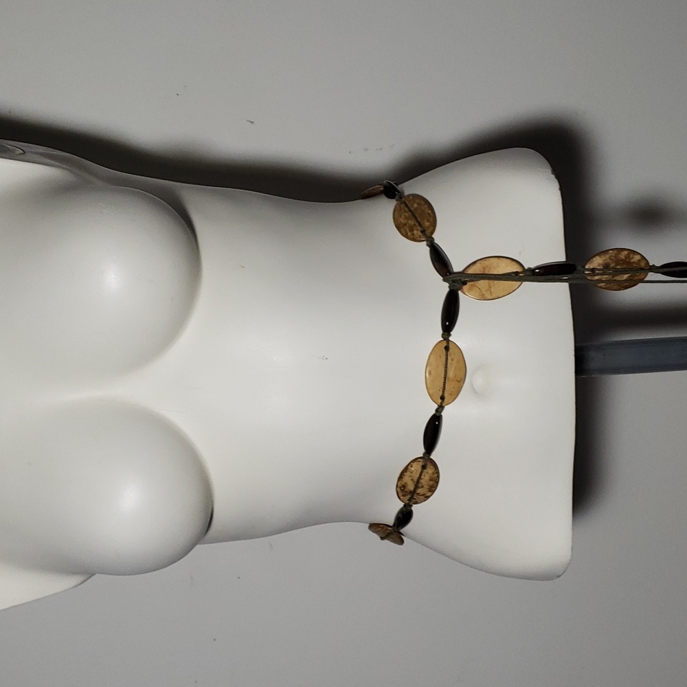 Elegant Tan and Black Beaded Belt - Picture 2 of 15